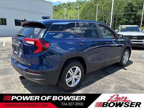 Used 2022 GMC Terrain SLE w/ LPO, Floor Liner Package AWD/4WD image 5