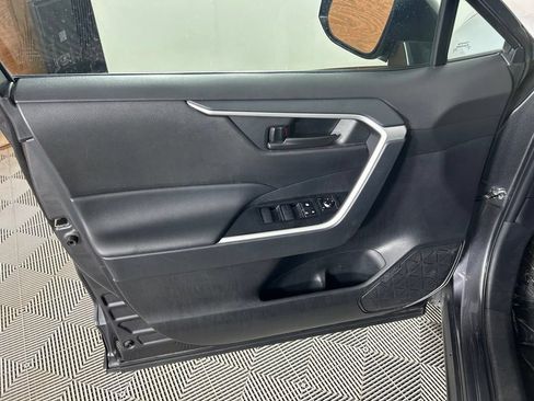 Used 2025 Toyota RAV4 LE AWD/4WD image 10