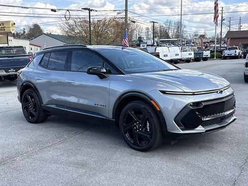 New 2026 Chevrolet Equinox EV RS image 2