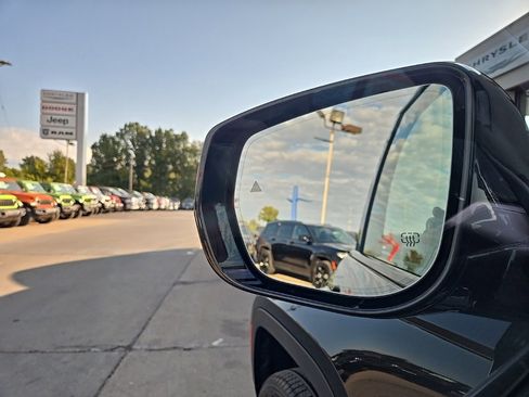 New 2025 Jeep Grand Cherokee L Limited w/ Luxury Tech Group II image 29