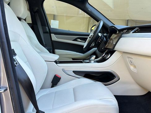 Used 2025 Jaguar F-PACE R-Dynamic S image 31