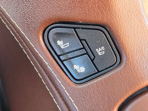 Used 2016 Chevrolet Tahoe LTZ AWD/4WD image 39