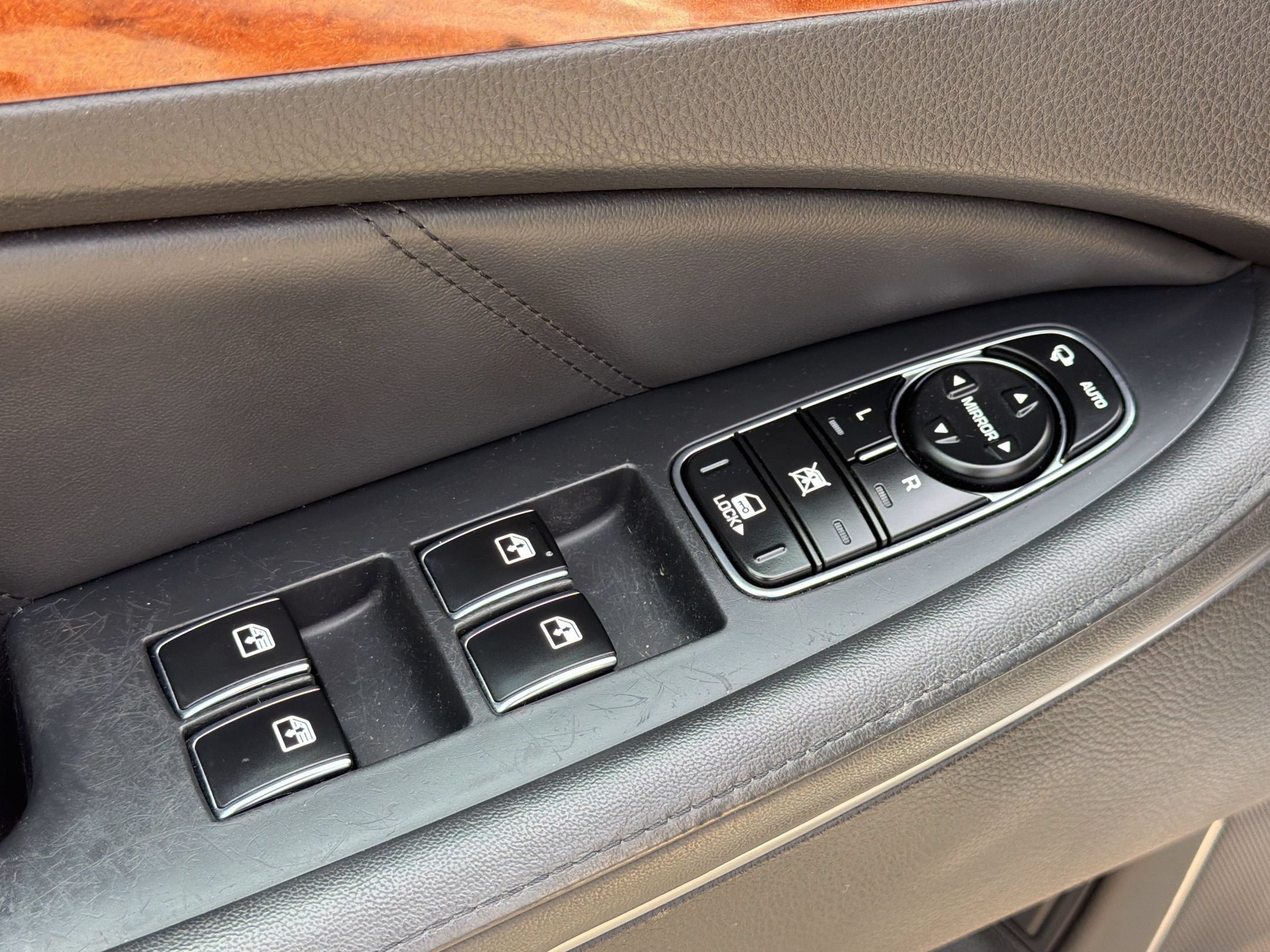 Used 2014 Hyundai Equus Ultimate RWD image 15