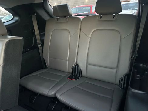 Used 2017 Hyundai Santa Fe FWD image 11