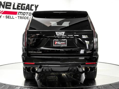 Used 2025 Cadillac Escalade V AWD/4WD image 11