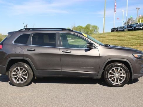 Used 2022 Jeep Cherokee Latitude Lux FWD image 8