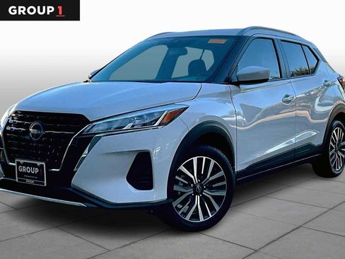 Certified 2024 Nissan Kicks SV image 1