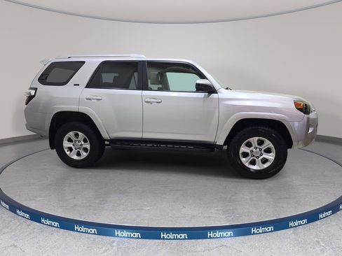 Used 2014 Toyota 4Runner SR5 AWD/4WD image 5