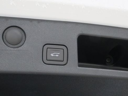 New 2026 Chevrolet Equinox LT w/ Convenience Package II FWD image 30