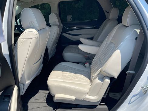 Used 2022 Buick Enclave Avenir w/ Avenir Technology Package FWD image 35