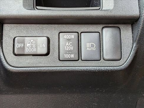 Used 2019 Toyota Tacoma TRD Sport image 9