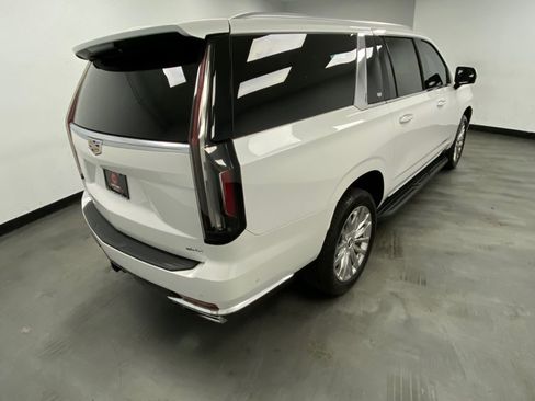 Used 2021 Cadillac Escalade ESV Premium Luxury AWD/4WD image 7