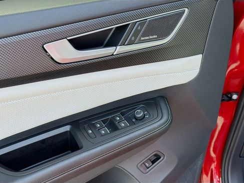 Used 2024 Volkswagen Atlas Cross Sport SEL Premium R-Line image 22