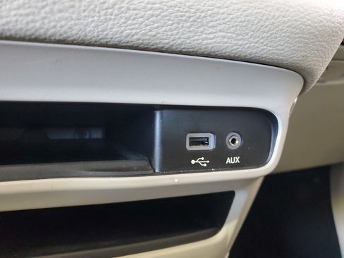 Used 2020 Chrysler Pacifica Limited w/ Advanced Safetytec Group FWD image 29