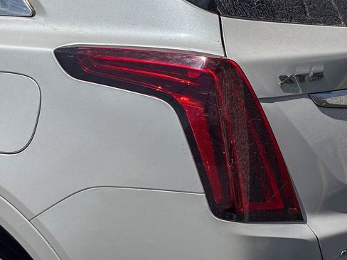Used 2023 Cadillac XT5 Luxury w/ LPO, Floor Liner Package AWD/4WD image 3