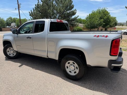 Used 2017 Chevrolet Colorado W/T w/ WT Convenience Package AWD/4WD image 2