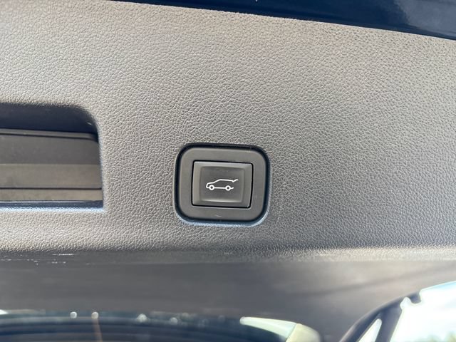 Used 2024 Chevrolet Traverse LT AWD/4WD image 23