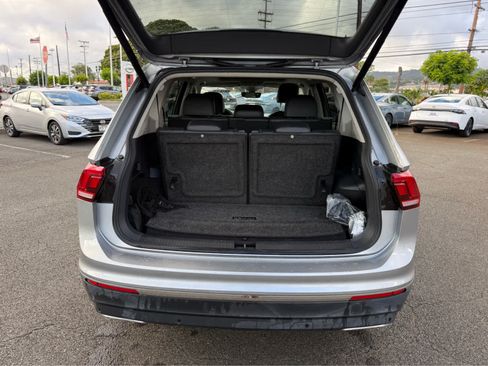 Used 2021 Volkswagen Tiguan SEL FWD image 12
