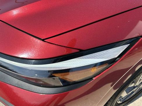 Used 2024 Hyundai Elantra SEL image 10
