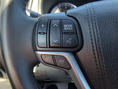 Used 2016 Toyota Highlander Limited image 21