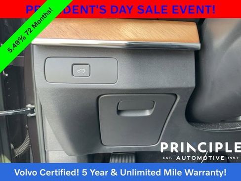 Certified 2023 Volvo XC90 B6 Core w/ Climate Package image 27