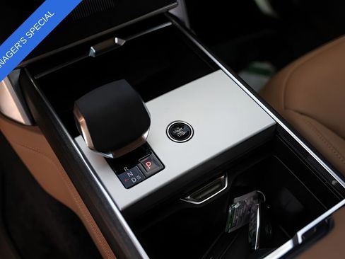 Used 2025 Land Rover Range Rover Autobiography AWD/4WD image 17
