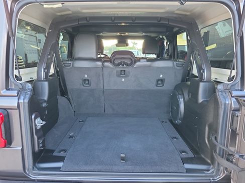 Used 2021 Jeep Wrangler Unlimited Rubicon AWD/4WD image 12