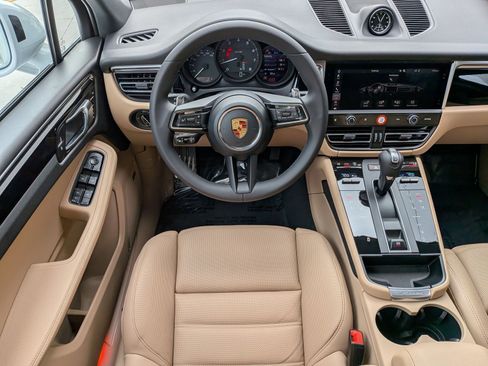New 2026 Porsche Macan image 16