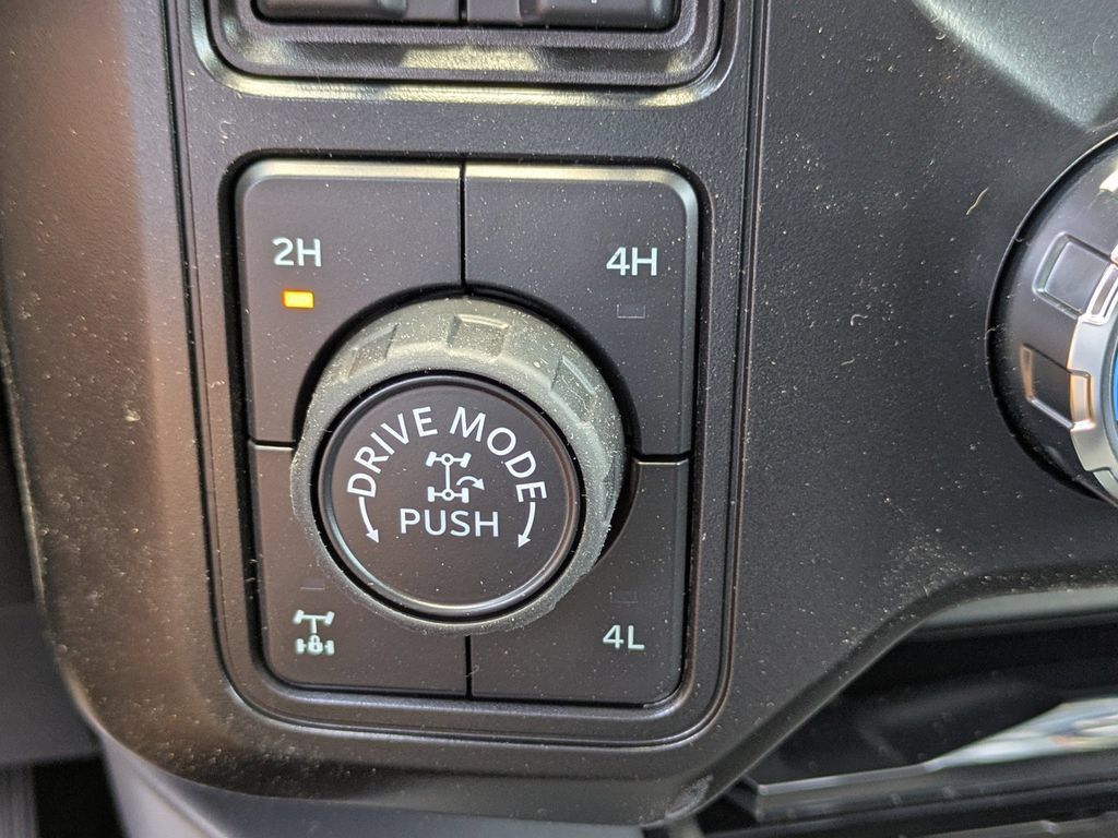 New 2026 Ford F350 Lariat w/ Tremor Off-Road Package AWD/4WD image 28