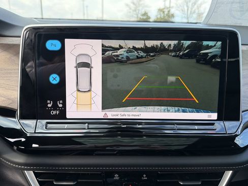 New 2026 Volkswagen Atlas SE image 32