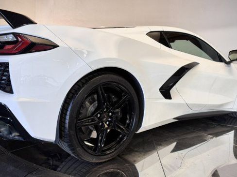 Used 2023 Chevrolet Corvette Stingray Premium Cpe w/ Z51 Performance Package image 31