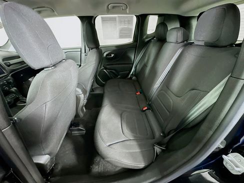 Used 2022 Jeep Renegade Latitude image 34