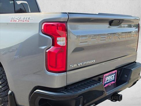 Used 2021 Chevrolet Silverado 1500 LT Trail Boss w/ Convenience Package II AWD/4WD image 14