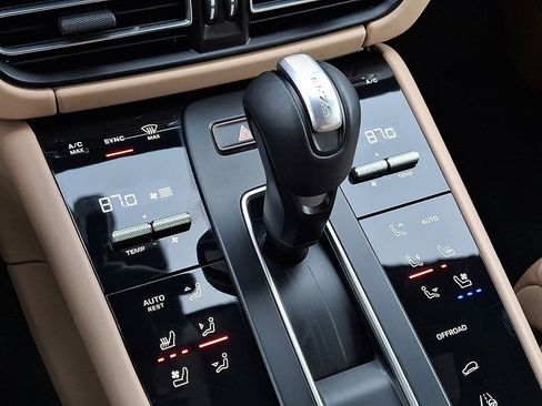 Used 2023 Porsche Macan S image 16