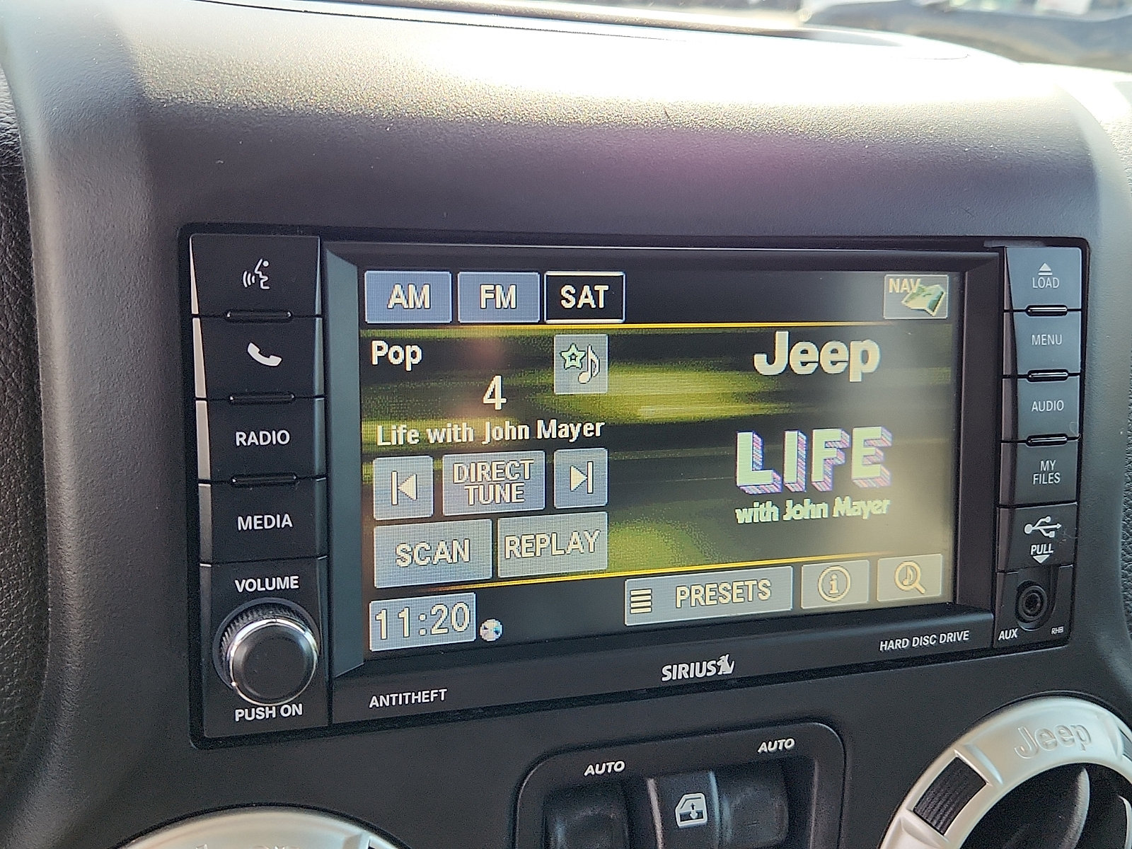Used 2017 Jeep Wrangler Unlimited Sahara w/ Connectivity Group AWD/4WD image 17