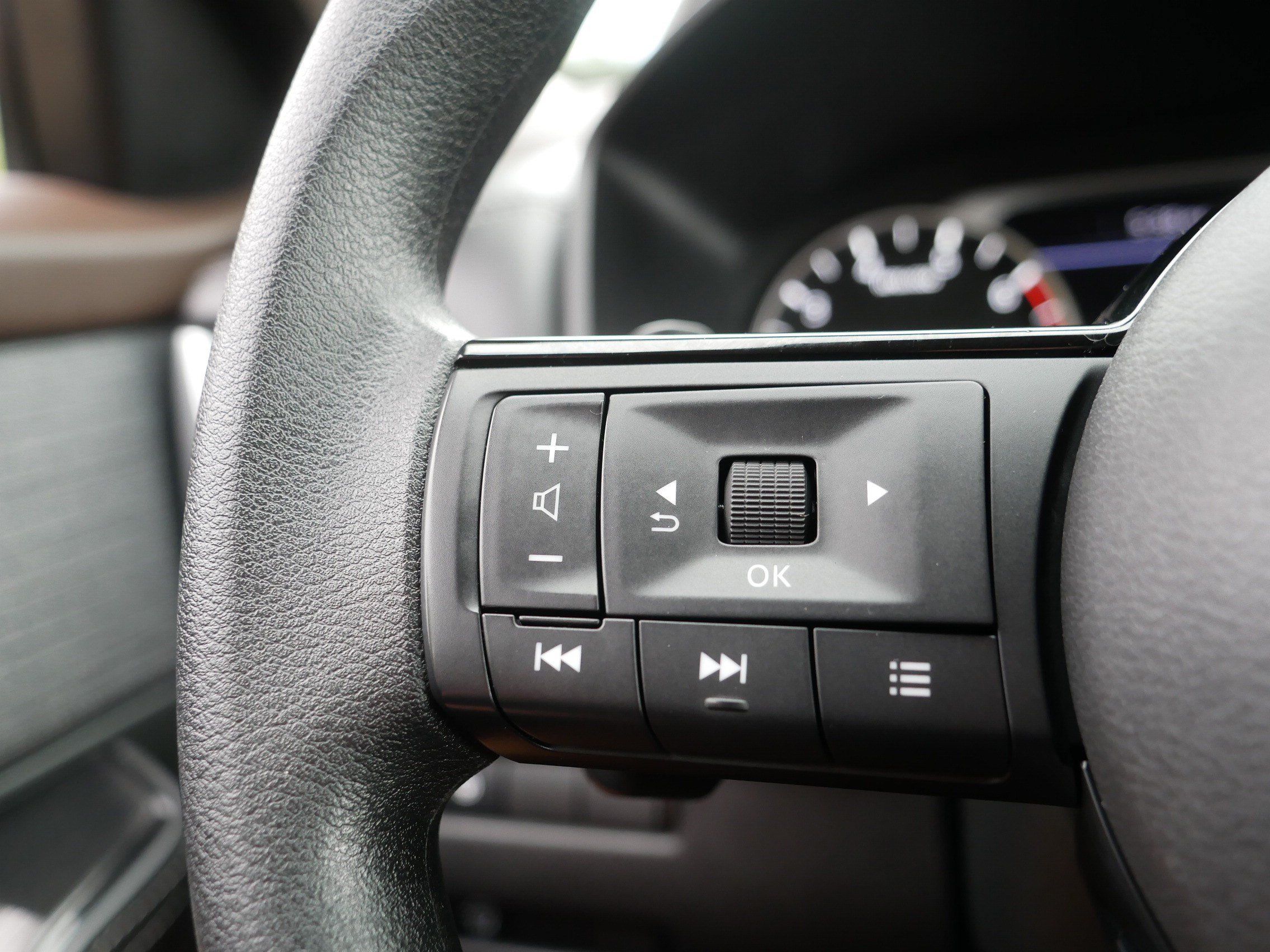 Certified 2023 Nissan Rogue SV AWD/4WD image 28