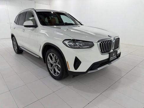 Used 2023 BMW X3 xDrive30i w/ Premium Package w/ZPA AWD/4WD image 7