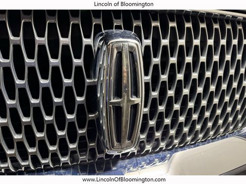 Used 2019 Lincoln Navigator L Reserve image 10