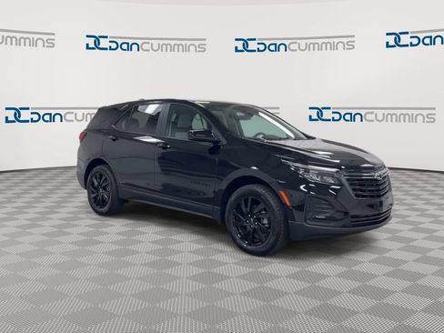 Used 2024 Chevrolet Equinox LS w/ LS Convenience Package AWD/4WD image 2