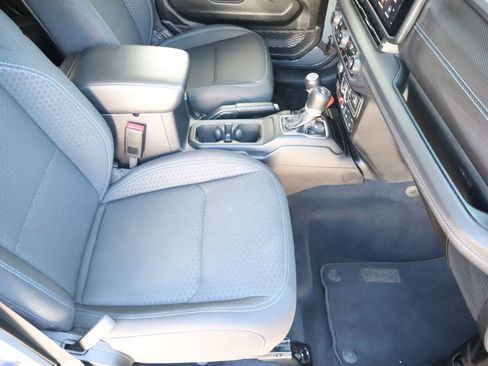 Used 2025 Jeep Wrangler Unlimited Rubicon 4xe image 50