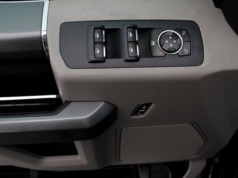 Used 2016 Ford F150 XLT w/ Equipment Group 301A Mid image 9