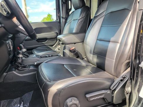 Used 2021 Jeep Wrangler Unlimited Sahara image 8