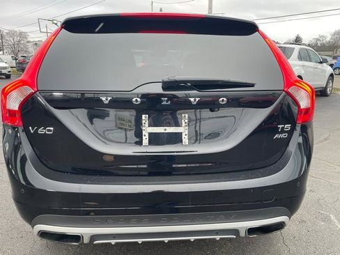 Used 2016 Volvo V60 T5 Cross Country w/ Convenience Package image 4