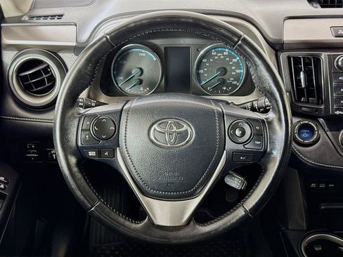 Certified 2018 Toyota RAV4 XLE image 12