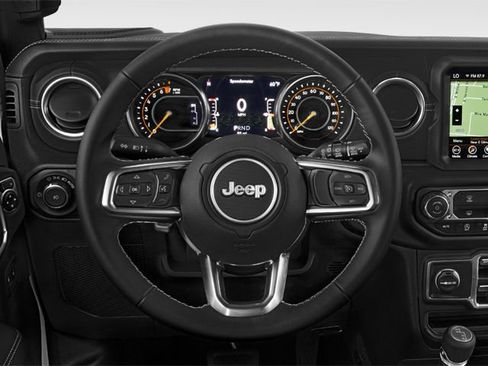 Used 2024 Jeep Wrangler Unlimited Sahara w/ Technology Group AWD/4WD image 8
