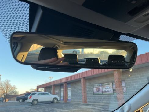 Used 2025 Toyota Camry XLE image 73