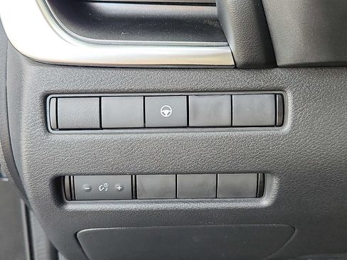 Used 2021 Nissan Rogue SV AWD/4WD image 22