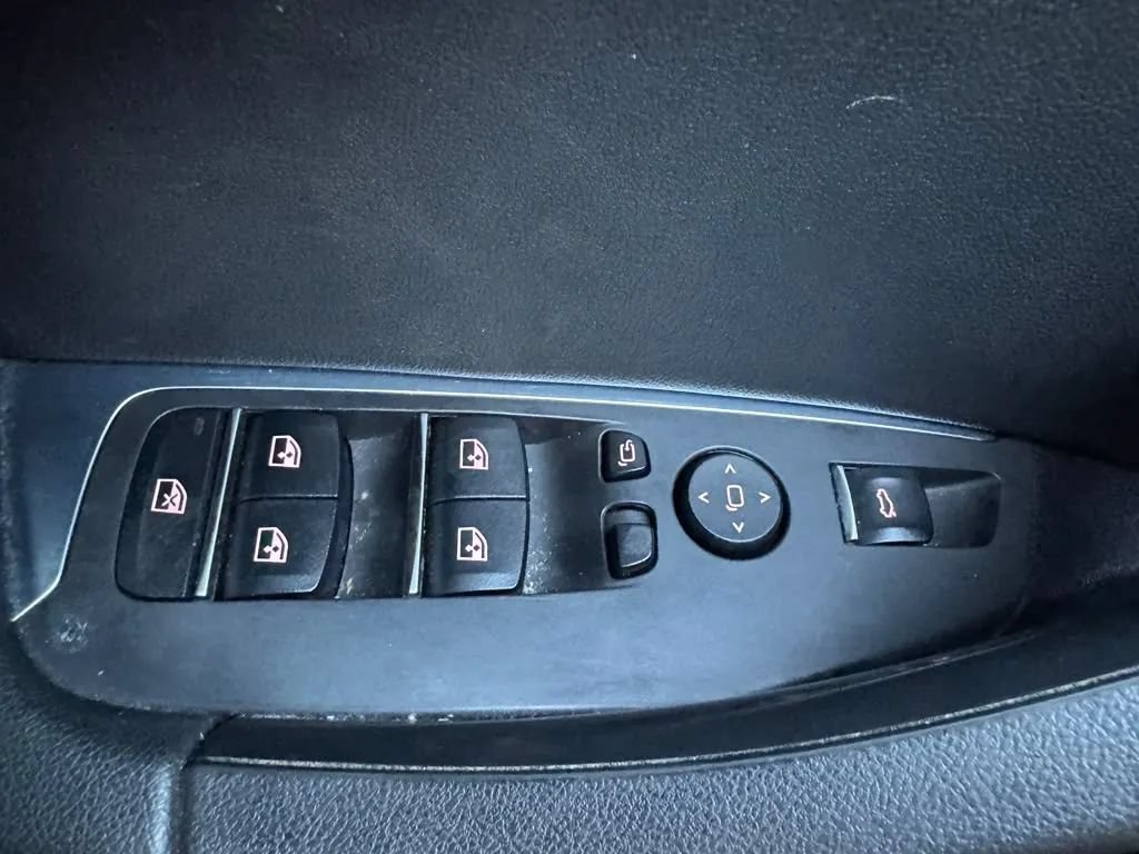 Used 2019 BMW X3 xDrive30i w/ Premium Package AWD/4WD image 17