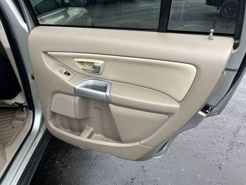 Used 2004 Volvo XC90 2.5T image 23