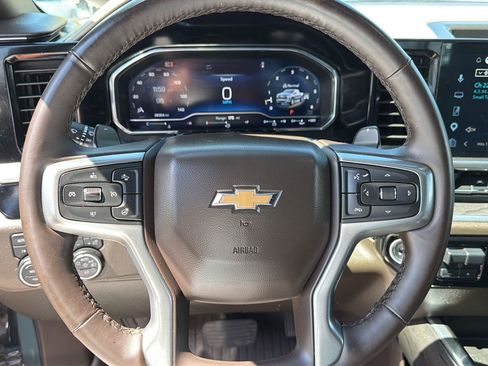 Used 2025 Chevrolet Silverado 1500 LTZ AWD/4WD image 21